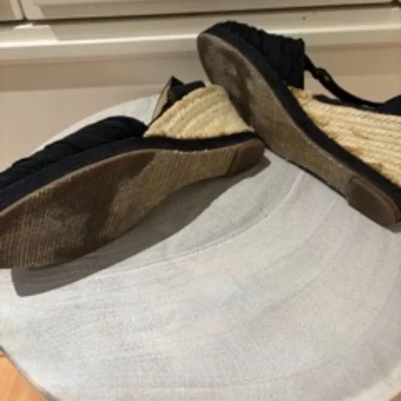 Size 6 Espadrilles - Picture 4 of 4